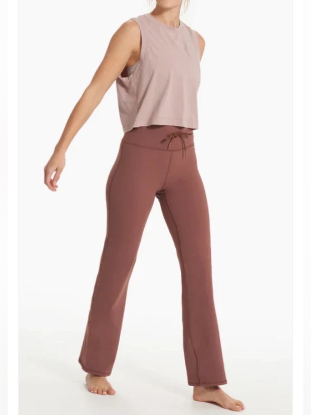Vuori Women’s Daily Wide-Leg Pant (medium), red/brown, clay or hazelnut color